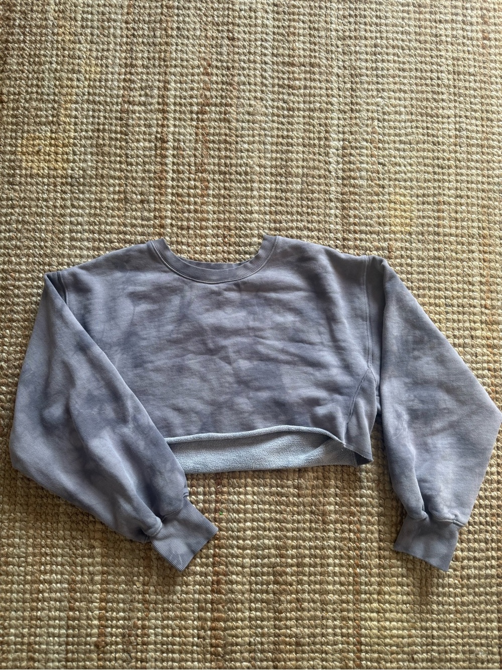 Aritzia TNA Cozy Fleece Cropped Crew Sweatshirt Gray Tie Dye Size 1 - Picture 6 of 6